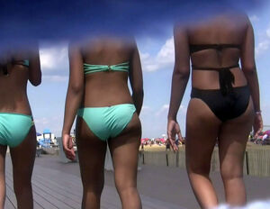 Beach hidden camera, i go after slowly.Three Latina Young