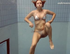 Iva Brizgina Super-steamy Underwater Cock-squeezing Rump
